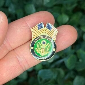 US Army Pinback Lapel Pin United States Flags Military Veteran Patriotic